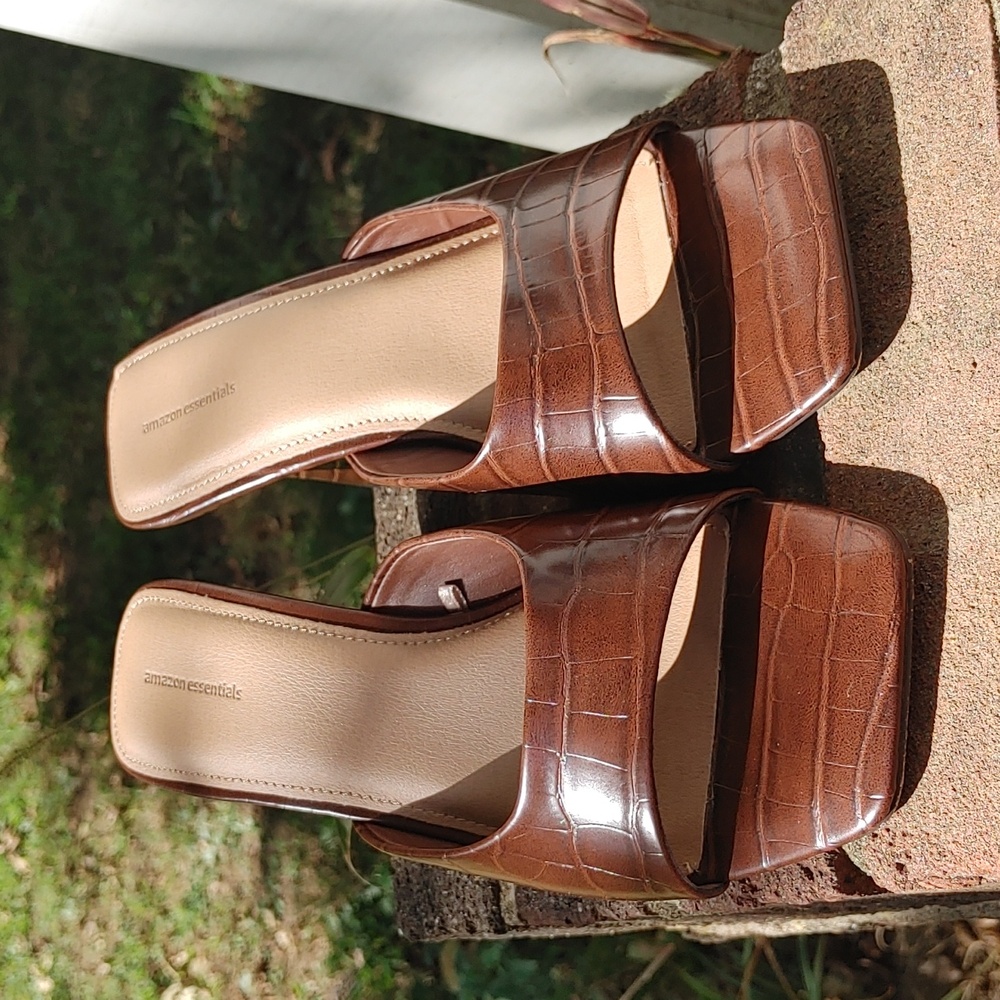 Amazon Essentials Brown Embossed Wedge Sandals Si… - image 2